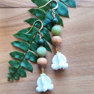 Crown Flower Jade Rosewood Earrings